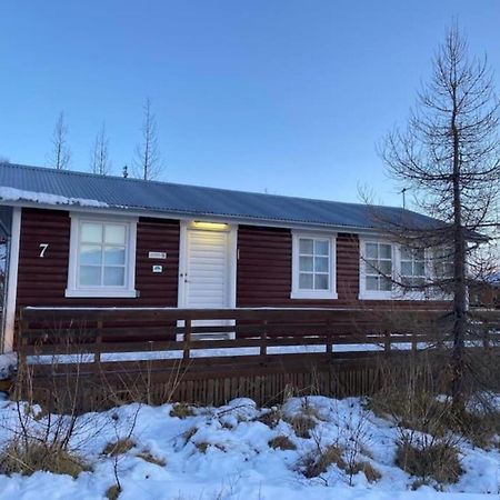 Cozy 2 Bedroom Cottage With Hot Tub Akureyri Kültér fotó