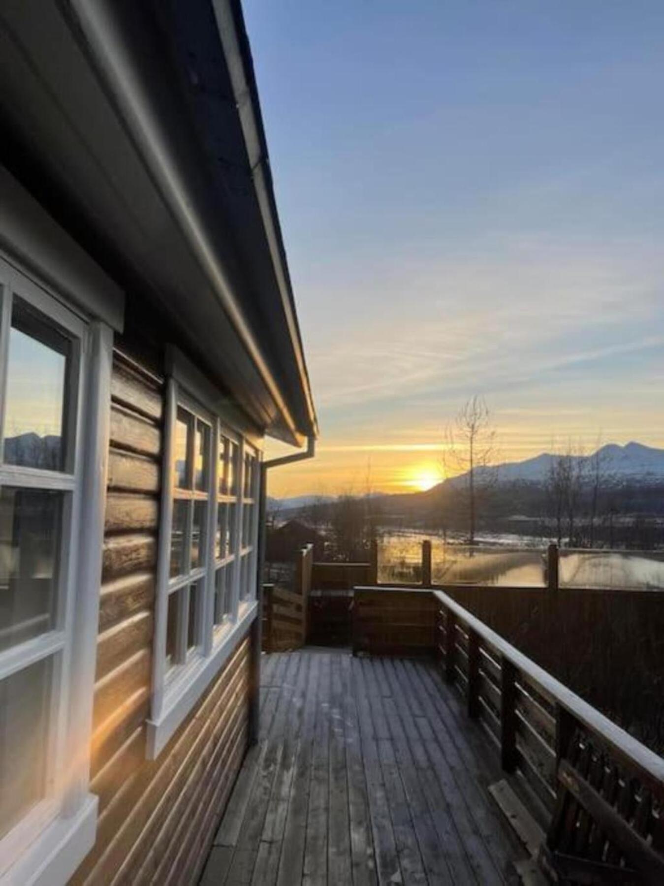 Cozy 2 Bedroom Cottage With Hot Tub Akureyri Kültér fotó